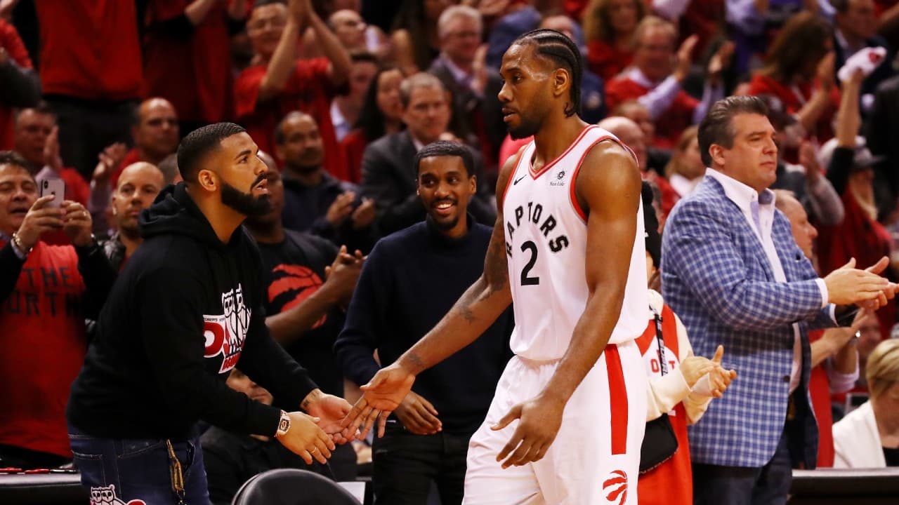 Coach de los Bucks le pide a Drake que se comporte