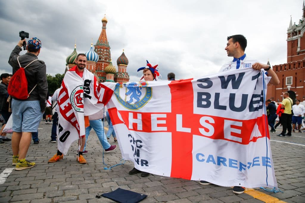 Los fanáticos en Moscú prendieron la fiesta del duelo de octavos de final entre Colombia e Inglaterra, con un colorido que marca la definición del último clasificado a cuartos de final en Rusia 2018.
