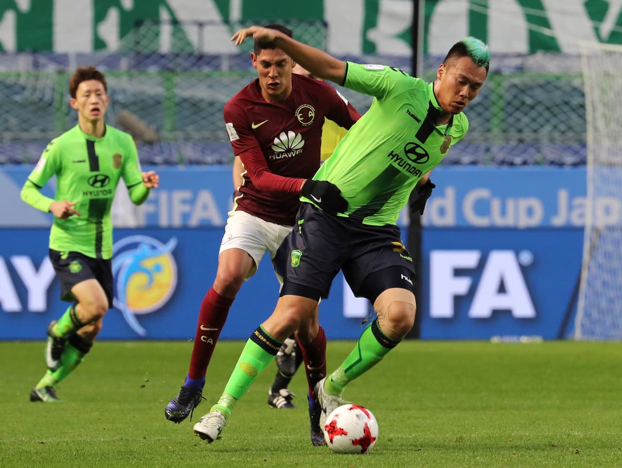 Al final del primer tiempo, los coreanos se fueron con la tranquilidad de la ventaja que les daba una revancha. Con un juego organizado paralizaron al equipo mexicano.