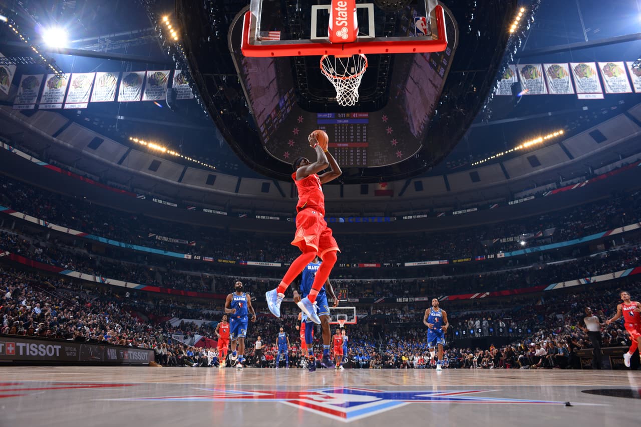 Este nuevo formato del NBA All-Star Game dio bueno frutos pues el cotejo se desarrolló con intensidad y ambos equipos buscaron el triunfo a toda costa. Finalmente Team LeBron se impuso 157 a 155 ante Team Giannis ¡Estas fotos son para enmarcar!