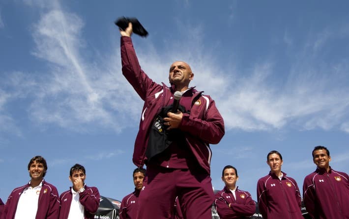 Ese mismo año, Chelís asumió la dirección técnica de Estudiantes Tecos, sin mucha fortuna.