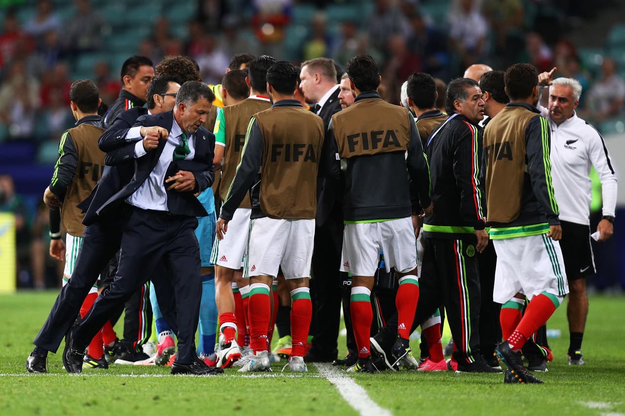 Osorio estuvo incontrolable en ocasiones, incluso cuando los propios miembros de su cuerpo técnico trataron de calmarlo.
