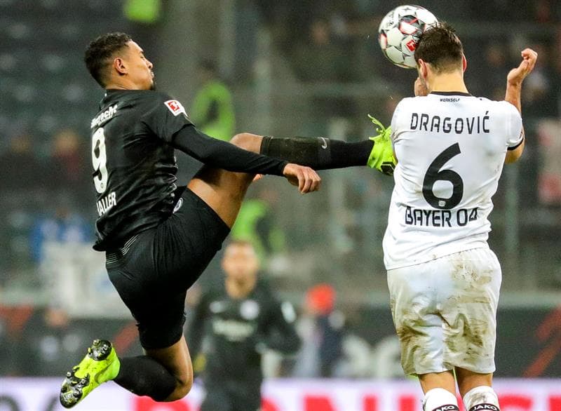 Sin embargo, la segunda parte estuvo igual de intensa entre dos equipos de nivel muy parejo en la Bundesliga.