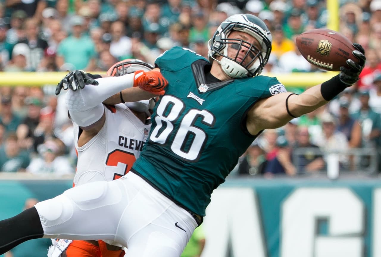 Los Philadelphia Eagles descartaron a Zach Ertz y a Leodis McKelvin para el 'MNF'