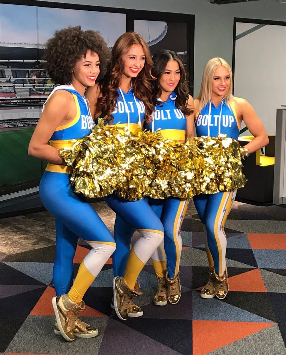 Esta mañana TUDN recibió una visita especial tras contar con la presencia de las Cheerleaders de Los Angeles Chargers.