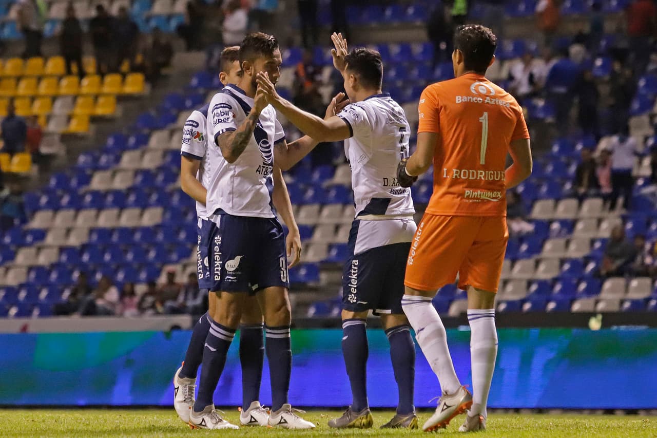Con un solitario y tempranero gol, el Puebla venció 1-0 al Querétaro en el cierre de la Jornada 9 del Clausura 2019 en el Estadio Cuauhtémoc, hundiendo más al colista de la Liga MX.