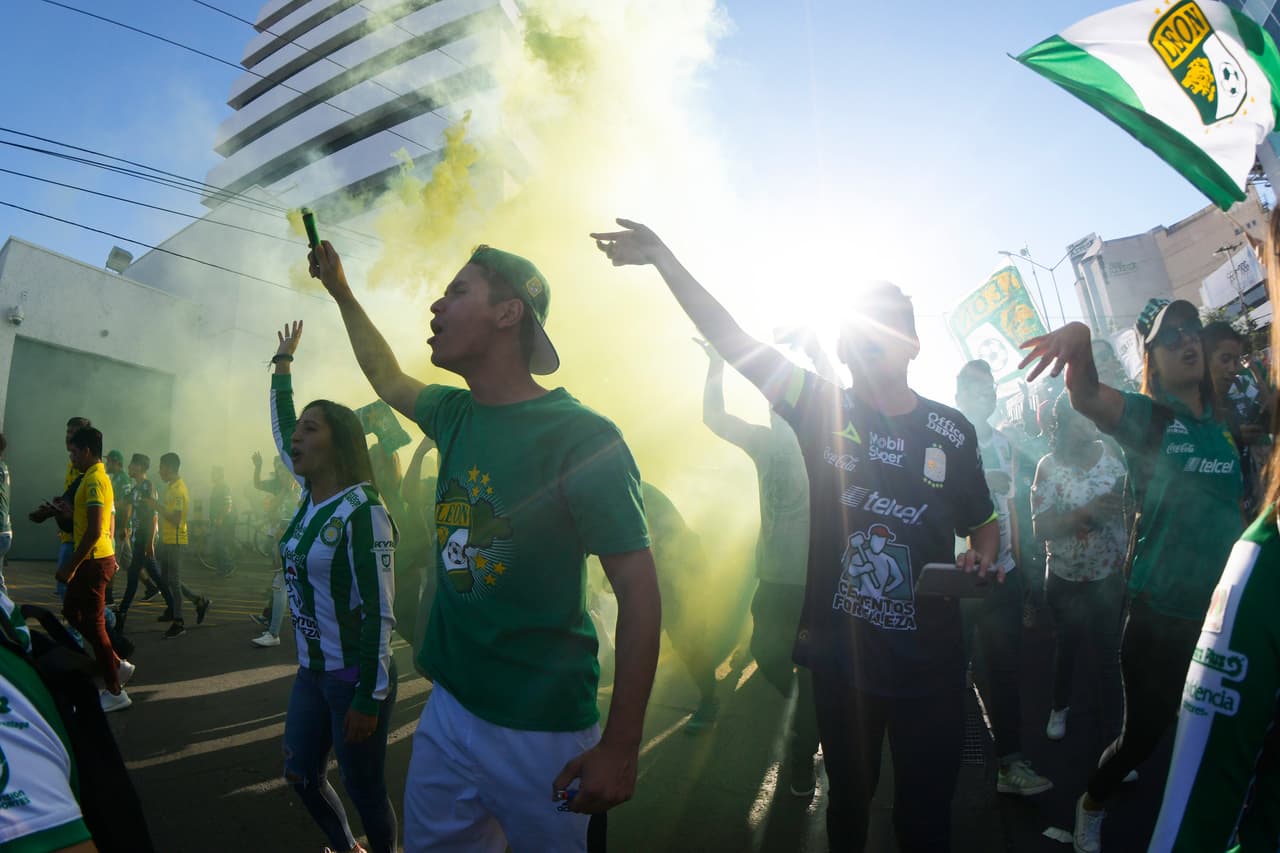 Las calles de León, Guanajuato, se llenaron de fanáticos antes del juego contra Xolos por los Cuartos de Final de la Liguilla en el Clausura 2019.