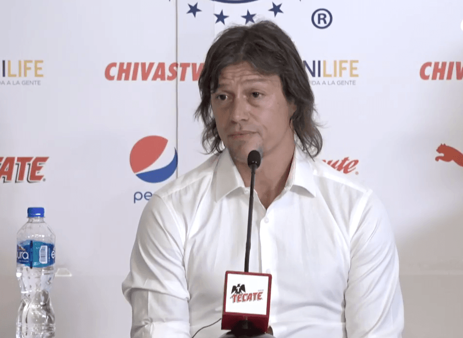 Se acabó lo que se daba: "Por diferentes motivos decidimos no continuar. Las cosas no se estaban dando como pretendíamos", con esas palabras Matías Almeyda dijo adiós a las Chivas en rueda de prensa.