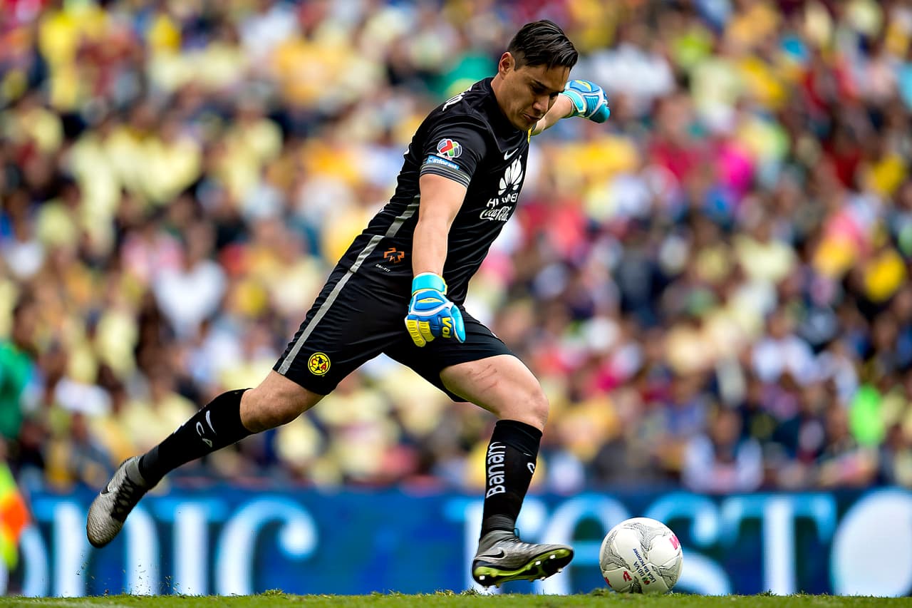 PORTERO, Moisés Muñóz, América.- El arquero de las Águilas ha participado en los 5 partidos que ha disputado el equipo de Coapa, dejando como resultado 3 victorias, un empate y una derrota. Su valor en el UD Fantasy es de $7.6 millones y acumula 27 puntos.