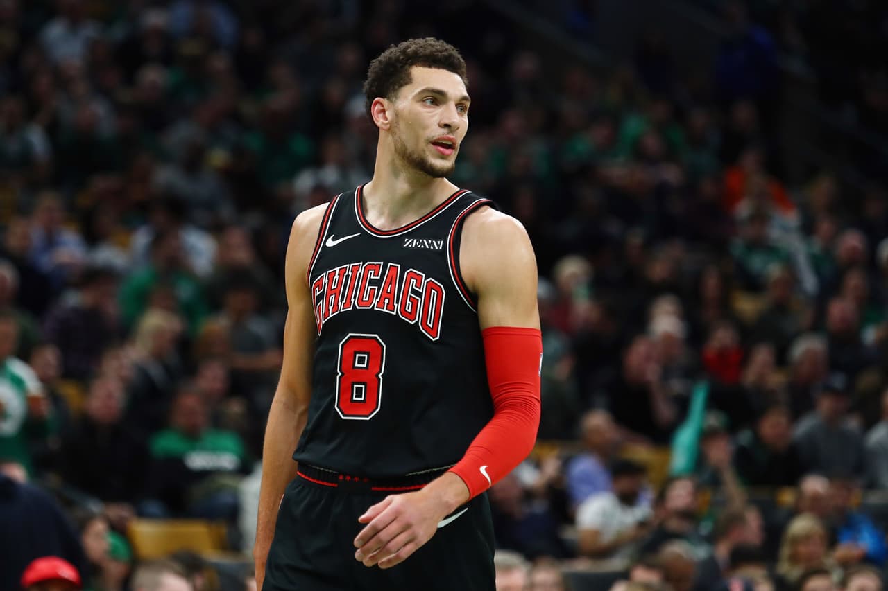 <b>CHICAGO BULLS</b>
<br>SG: Zach Lavine
<br>2018/2019: 24 puntos, 5 rebotes y 4.9 asistencias por partido.
<br>
