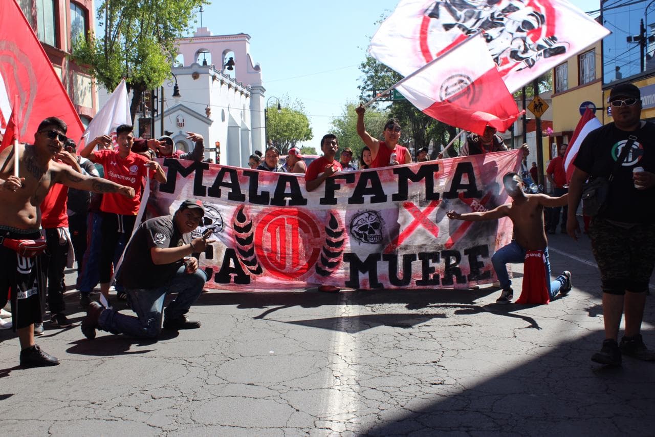 El color se tomó la fiesta del partido de Toluca contra Veracruz por la jornada del fútbol mexicano, en un Clausura 2019 donde los 'Diablos Rojos' quieren brillar.