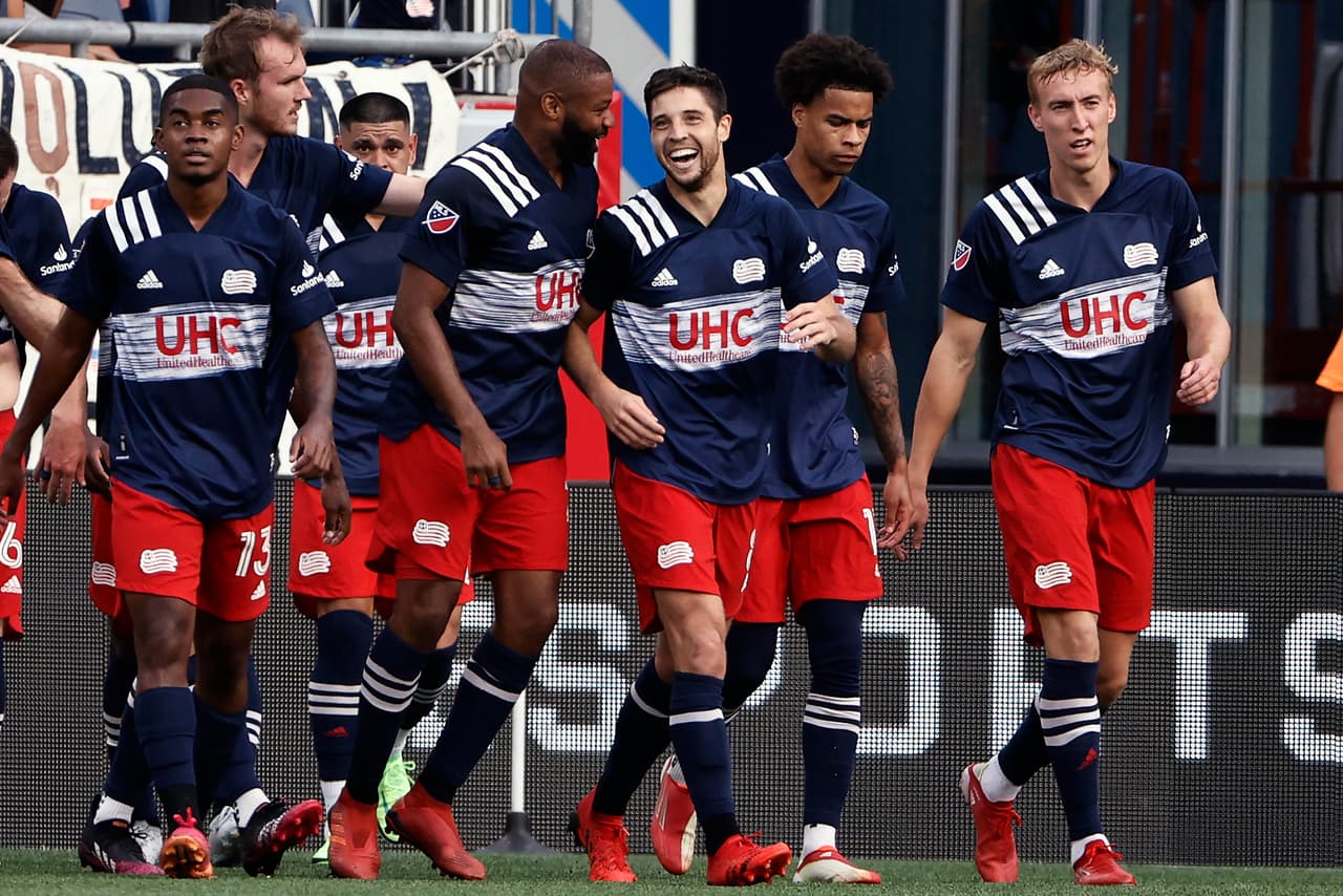 New England manda y hace gala de su "cultura ganadora" en el Este