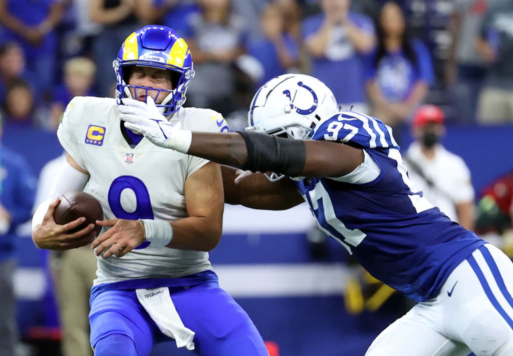 Los Angeles Rams consiguen una sufrida victoria sobre Indianapolis Colts 27-24 durante la segunda fecha de la NFL. El mariscal de campo de los Colts, Carson Wentz, salió lesionado.