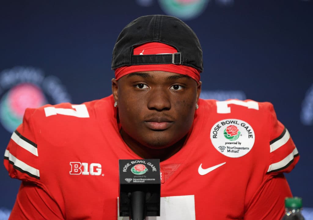 <b>15) Dwayne Haskins (Ohio State)</b>.El quarterback de los Buckeyes no estuvo presente en Nashville pero eso no impidió que los reclutaran en la décimo quinta posición los Washington Redskins.
