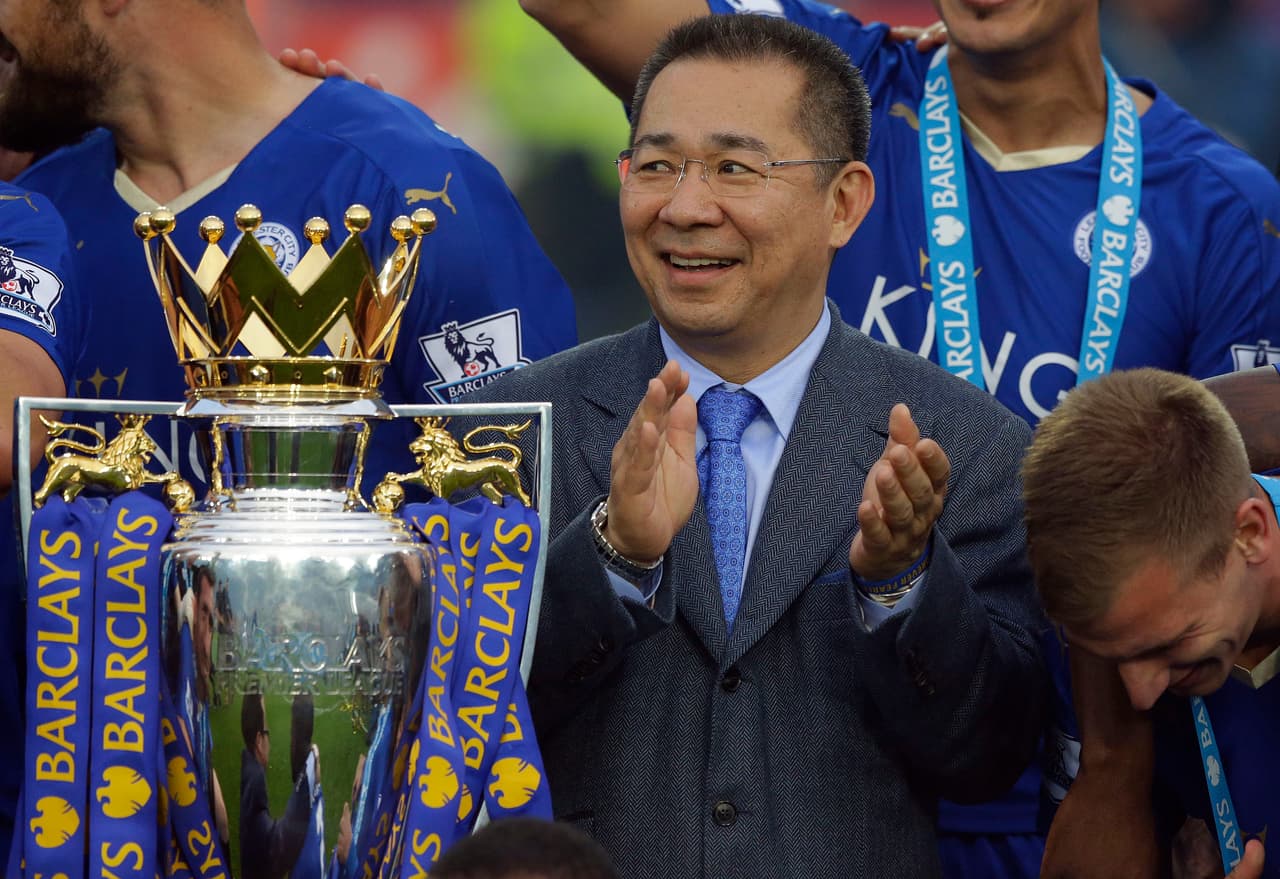 Por haber ganado la Premier League, Vichai Srivaddhanaprabha le regalo a cada jugador del Leicester City un automóvil BMW i8s y un premio de 128 mil dólares.