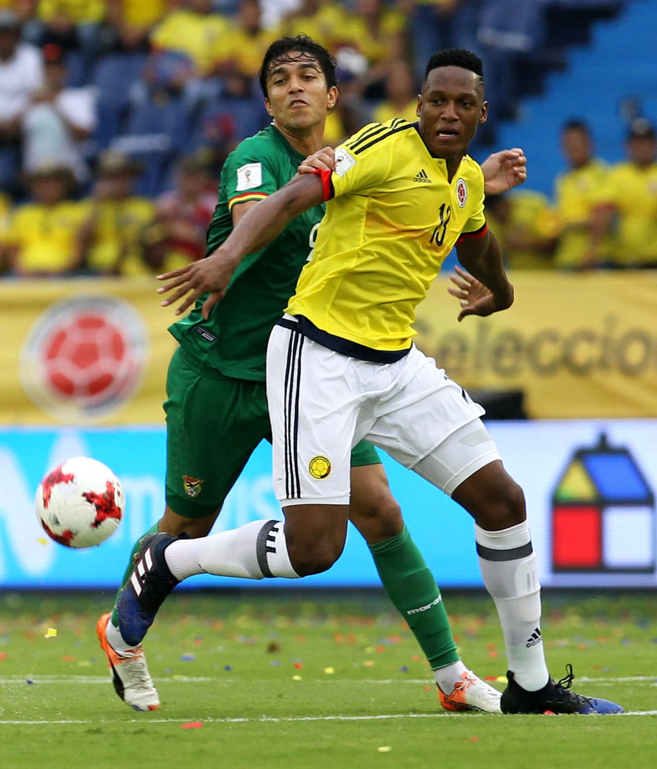 Marcelo Moreno Martins (Bolivia) fue la referencia en un ataque pálido de los visitantes. Yerry Mina, del Palmeiras, se encargó de controlarlo.