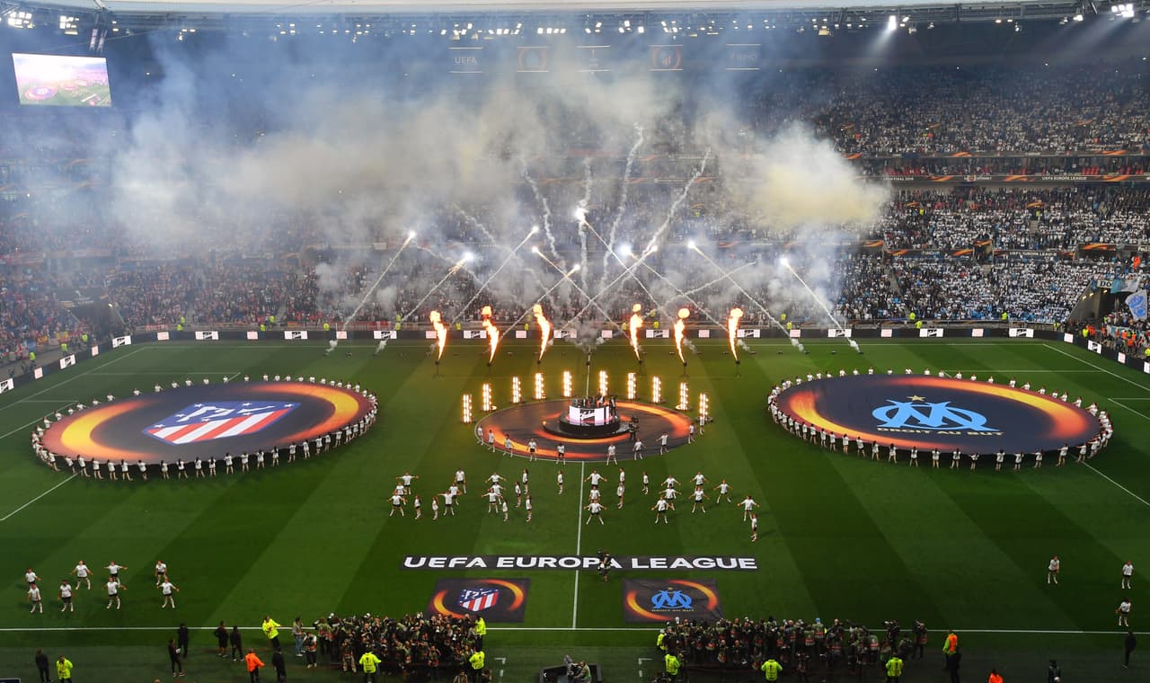 La fiesta comenzó así con esa premonición en el aire, como para que lo disfrutaran los supersticiosos.