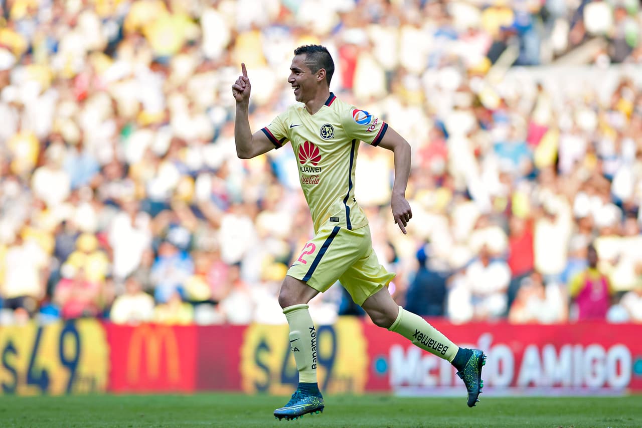 El segundo mejor defensor fue Paul Aguilar del América, obteniendo 100 puntos en 15 partidos con mil 350 minutos de juego, dando tres asistencias y anotando un gol. A lo largo del torneo recibió 5 cartones preventivos.