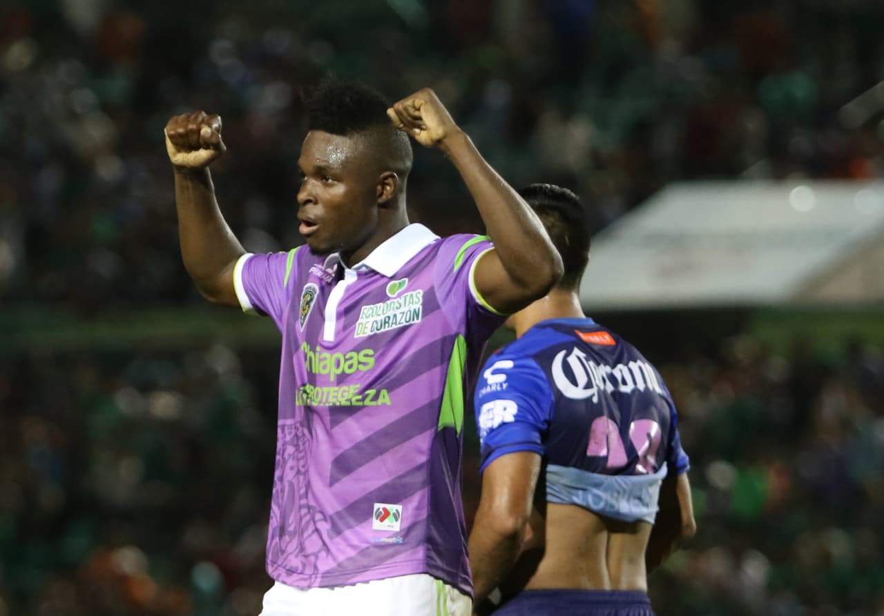 El jugador de Chiapas, Áviles Hurtado, se posicionó como el tercer mejor mediocampista en el Apertura 2015 con 113 puntos, sumando 17 partidos y 1489 minutos jugados, logró marcar en seis ocasiones y dar seis asistencias. El colombiano recibió 4 tarjetas amarillas en el torneo.