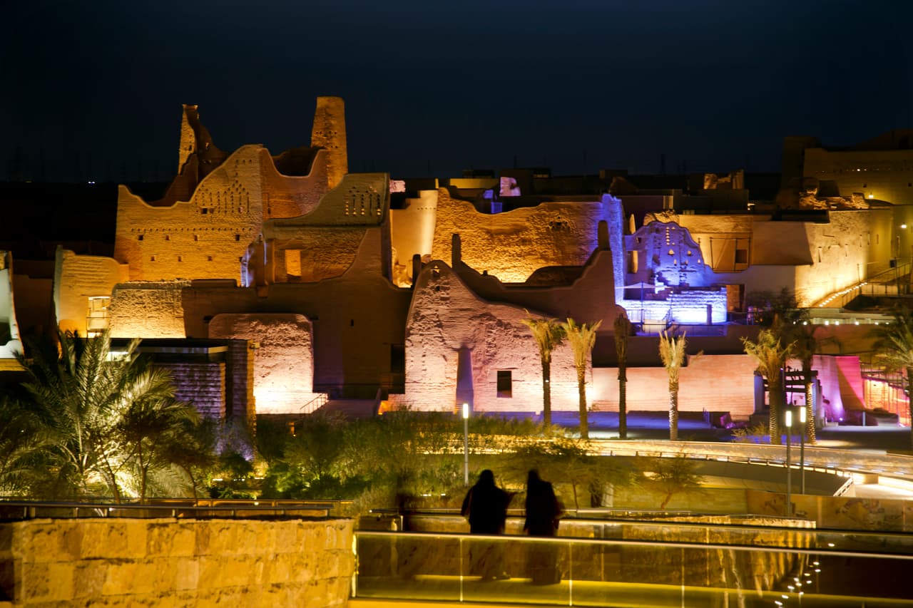 Diriyah es conocida como ‘La Tierra de los Reyes y Héroes’ y se encuentra a unos minutos de la ciudad capital de Arabia Saudita, Riyadh.