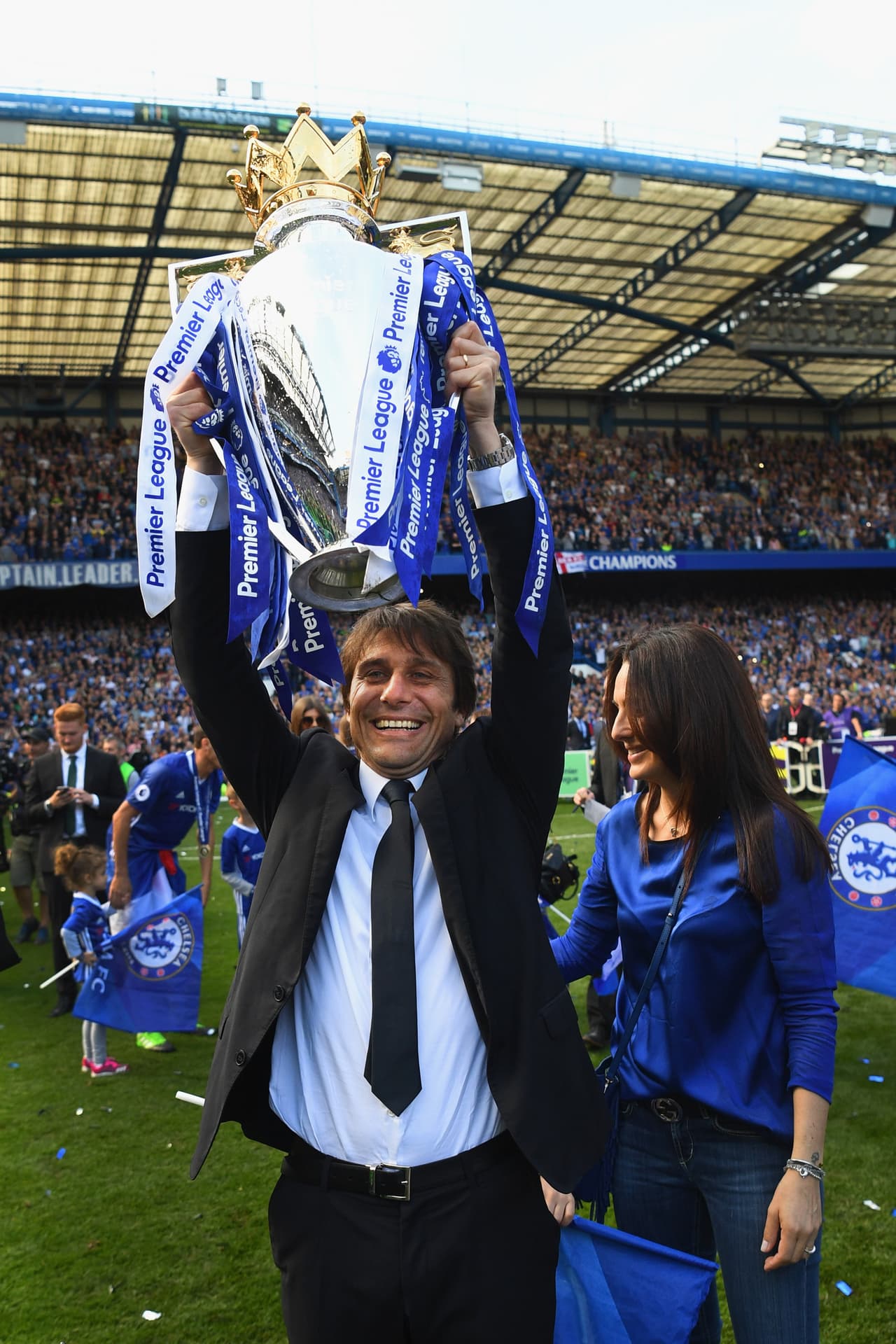 Apenas en su primera temporada, Conte ganó la Premier League pese a que Josep Guardiola ya era el técnico del Manchester City.