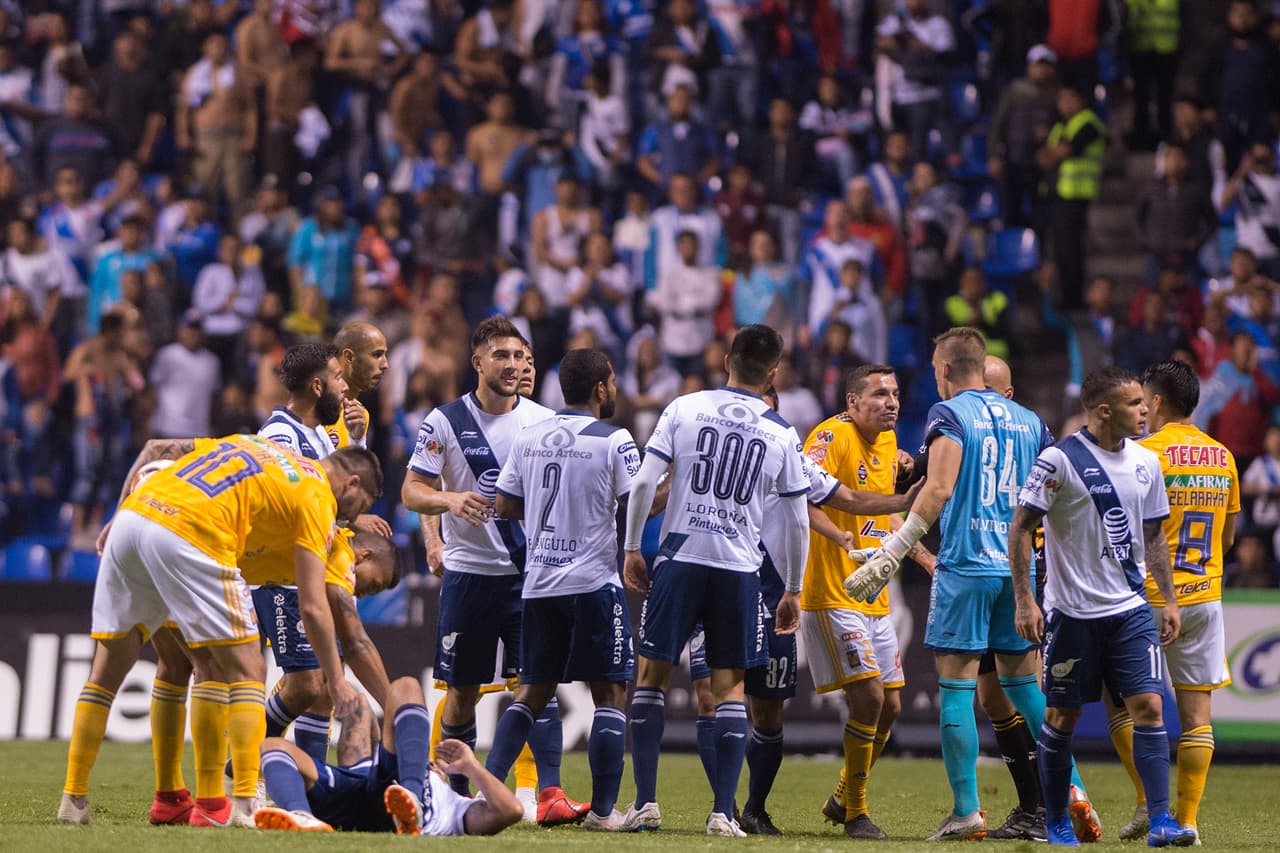 Estos fueron los momentos de tensión en el cierre del juego por el
<a href="https://www.univision.com/deportes/futbol/liga-mx/*">Clausura 2019</a> que terminó 1-1 entre Puebla y Tigres en el Estadio Cuauhtémoc, todo por una agresión de Rafael Carioca sobre Jesús Zavala.