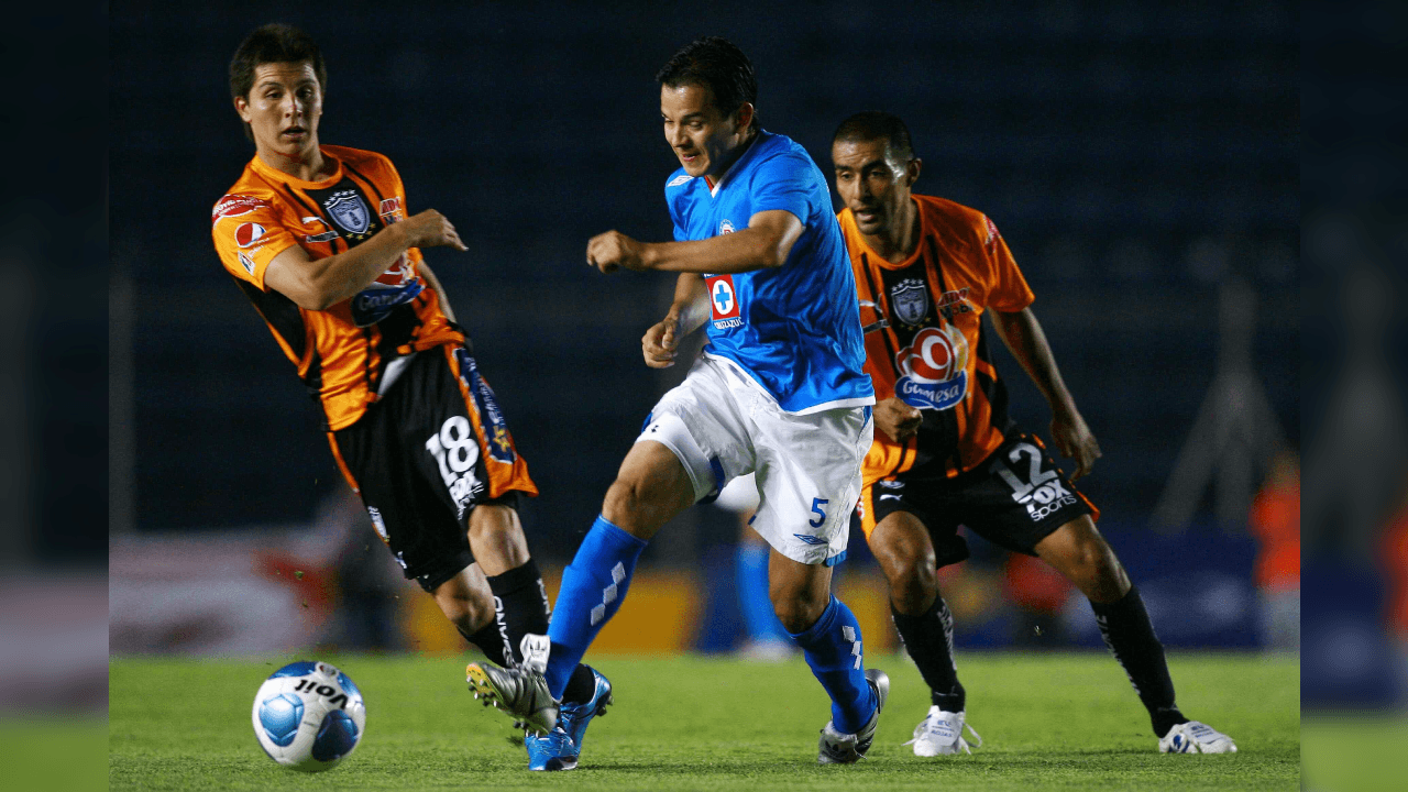 <b>Israel López</b>
<br>En el Torneo Apertura 2006 se unió a las filas de los cementeros. Después de un año sin éxito, partió del equipo sin conseguir el objetivo. En el 2002, 2005 y 2008 ganó títulos de Liga con Toluca, además tuvo una sólida carrera en Selección Mexicana.