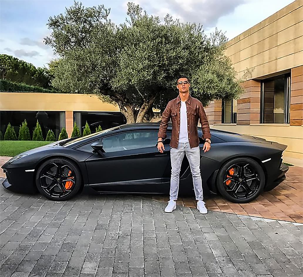 Cristiano tuvo que dejar su Lamborghini en plena calle