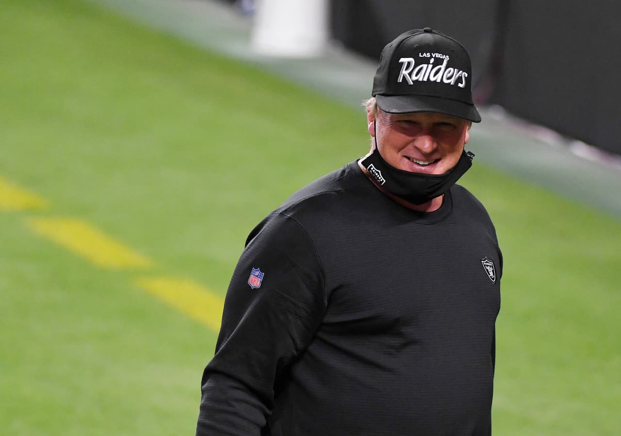 Jon Gruden piensa que Cam Newton "es una amenaza"