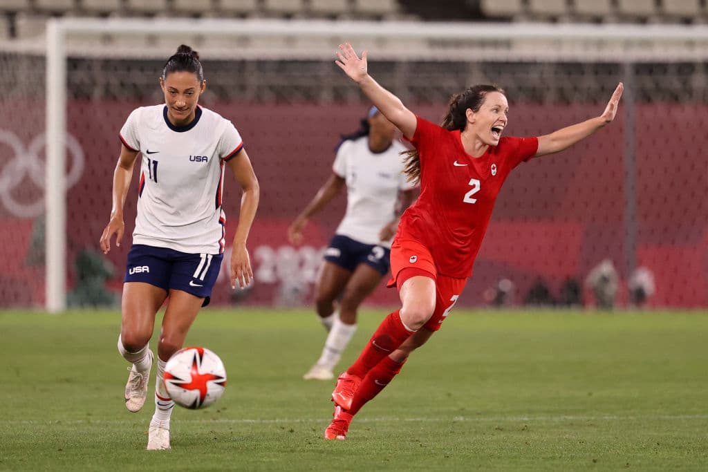 El Team USA fueron sorprendidas por Canadá, el equipo vecino quien, con un penal cobrado por Jessie Fleming al minuto 74, lograron imponerse y sellar su pase a la Final de los Juegos Olímpicos de Tokyo 2020, mientras que el equipo de las ‘barras y las estrellas’ jugará por la de bronce.