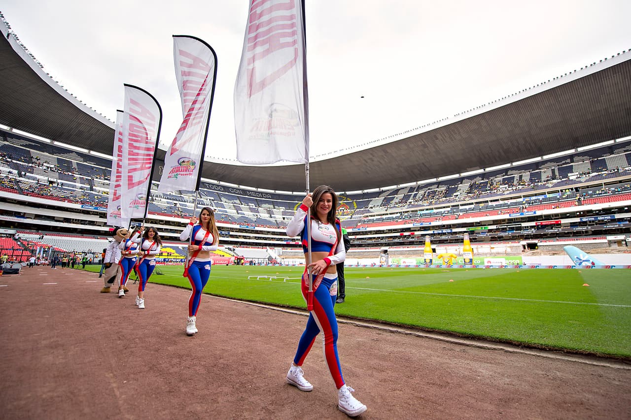 La belleza de las porristas en la fecha 11