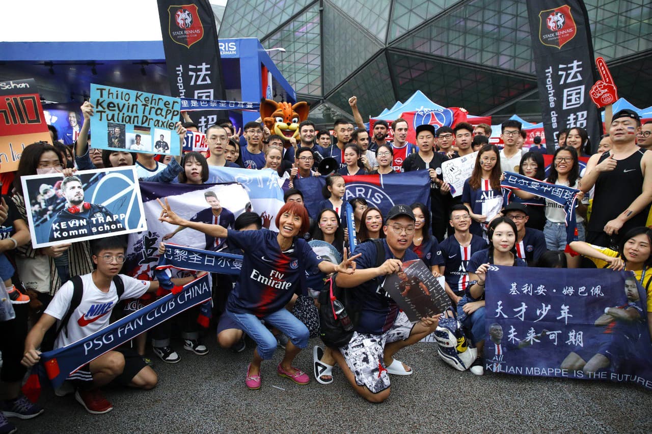 La afición se hizo presente en China para presenciar el duelo.