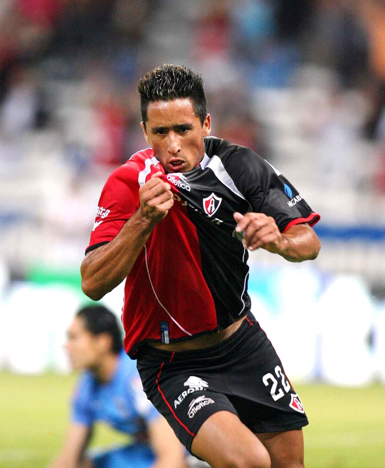 En la Liga MX, Lucas Barrios hizo goles para el Atlas de Guadalajara.