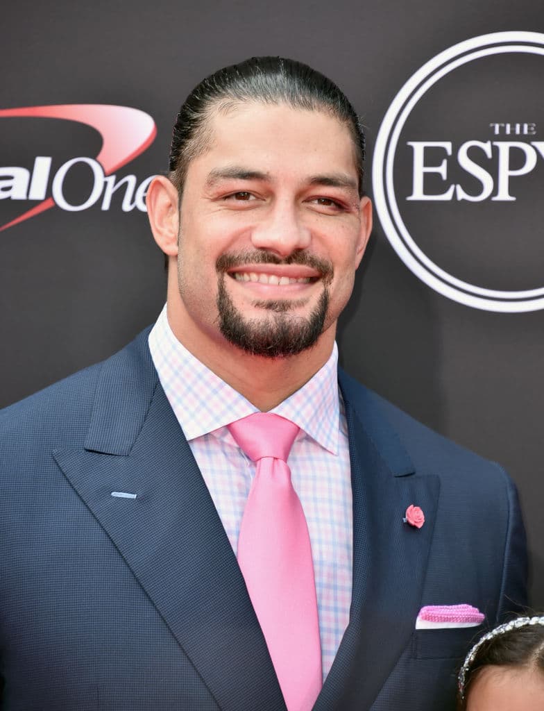 Y es que su trayectoria como luchador lo ha convertido de a poco en una figura de reconocimiento público, obviamente, aún lejos de su primo
<i>The Rock</i>.