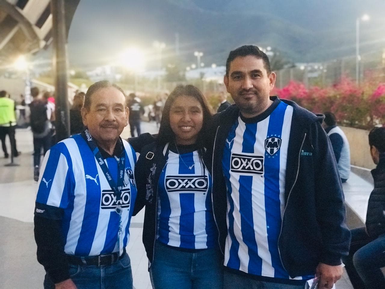 Gran ambiente previo al juego de la Liguilla MX, entre Rayados y Santos.