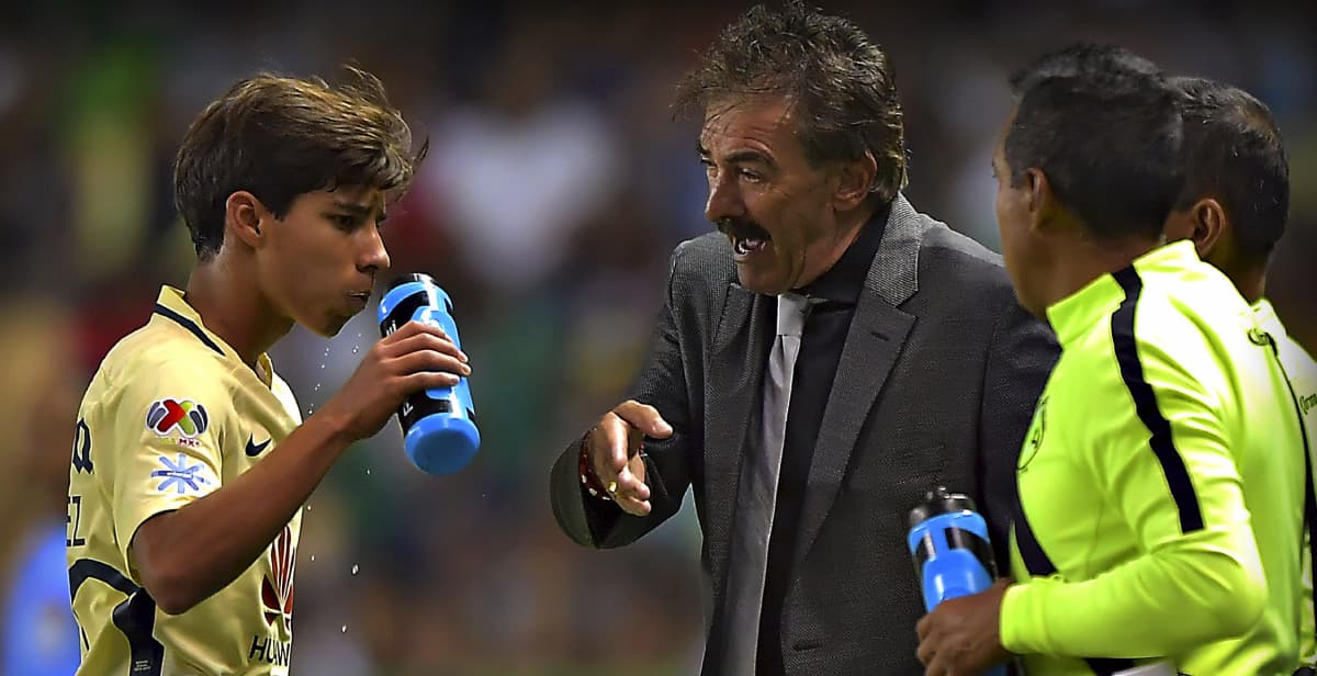 La Volpe asegura que Diego Lainez debió jugar para el Ajax