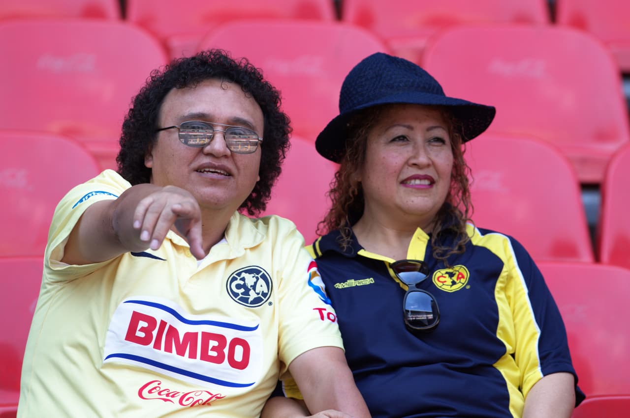 El colorido de la afición en la Jornada 12