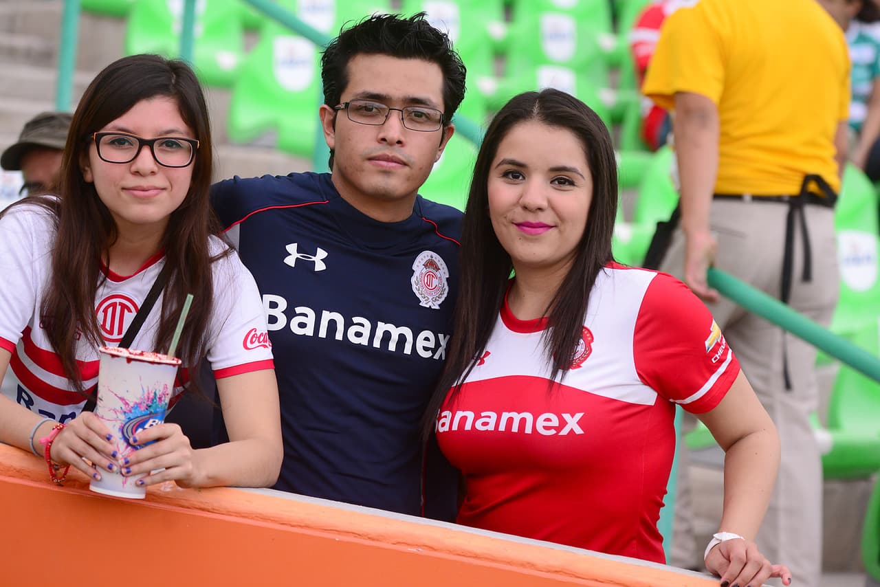 El colorido de la afición en la Jornada 12