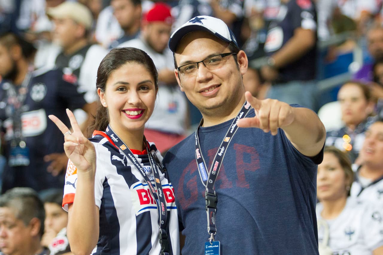 El colorido de la afición en la Jornada 12