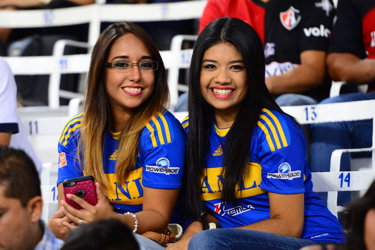 El colorido de la afición en la Jornada 12