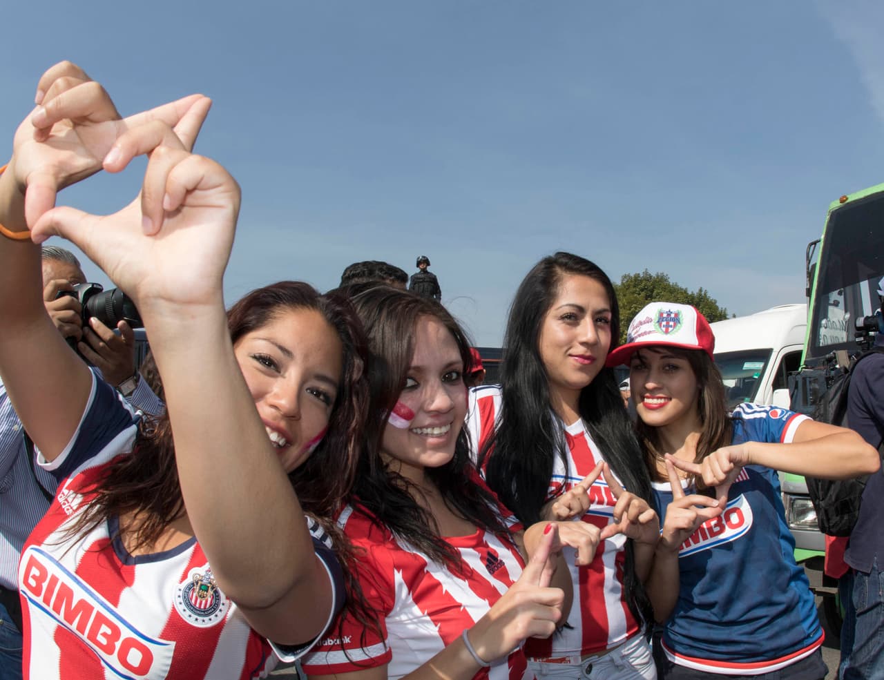 El colorido de la afición en la Jornada 12