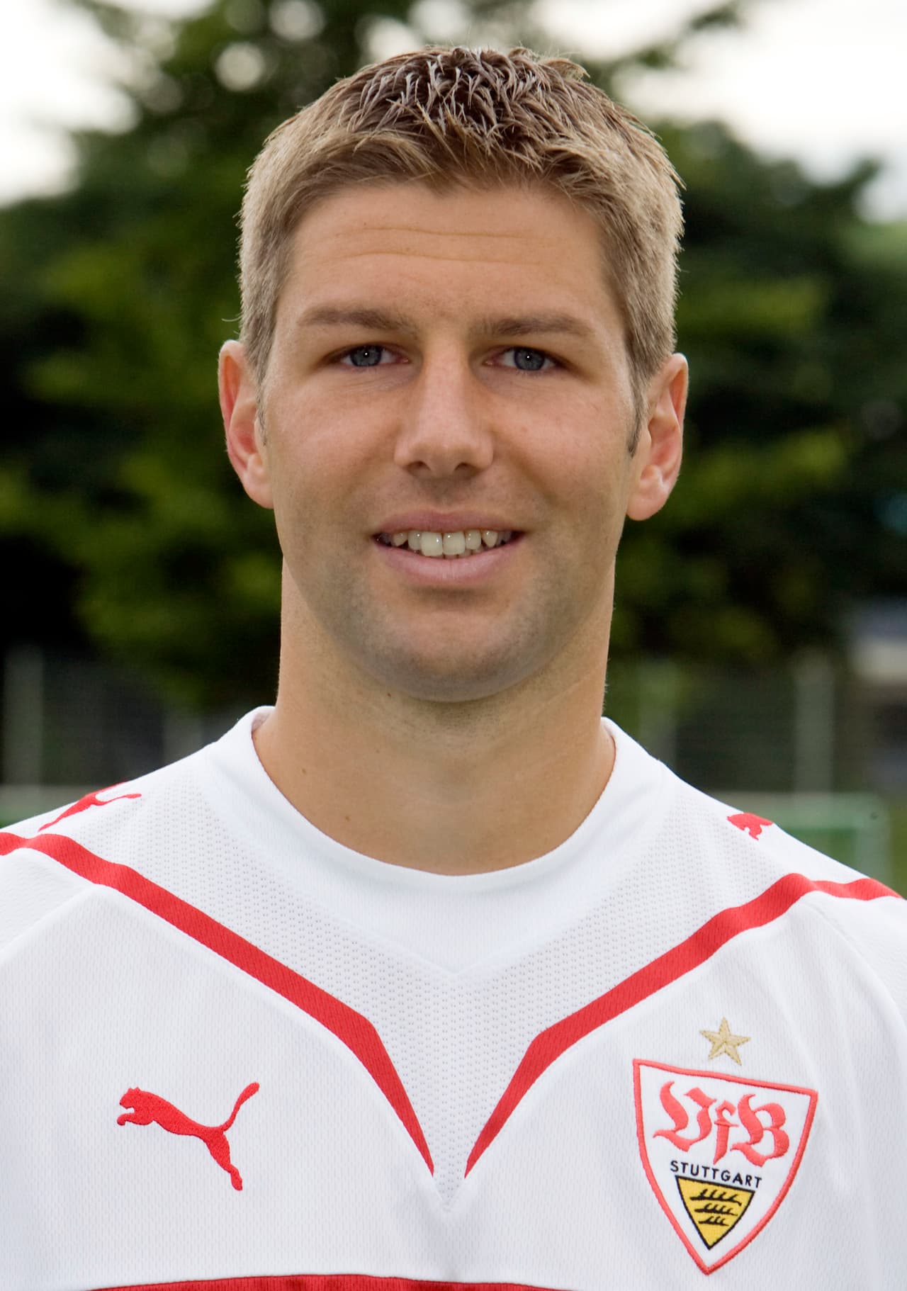El ocho de enero del 2014 el alemán Thomas Hitzlsperger se convirtió en el futbolista de más alto perfil en revelar abiertamente su orientación sexual.