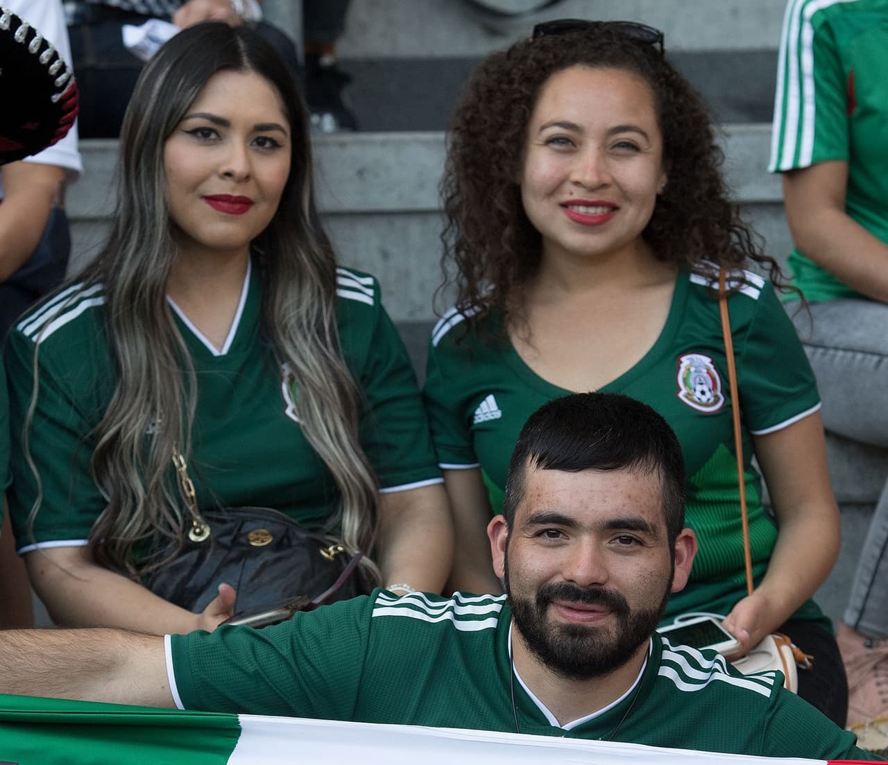 Las aficiones de México y Dinamarca conviven en Copenague previo al último ensayo de ambas selecciones antes de sus debuts en la Copa del Mundo Rusia 2018.