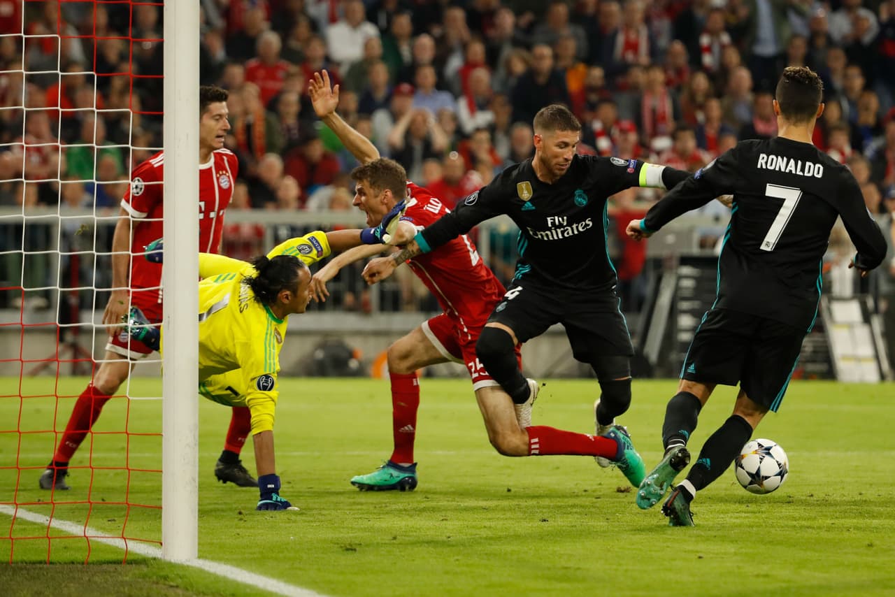 Bayern Munich tuvo algunas opciones pero la fortuna no estuvo de su lado y Muller y Lewandowski fallaron en su intención de empatar.