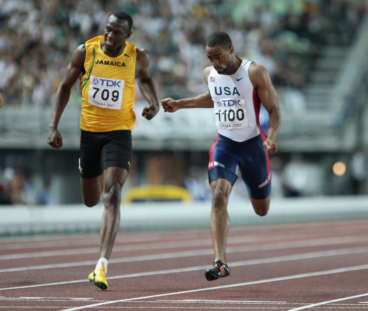 Cuatro años después, en el Mundial de la IAAF de Osaka, Japón, tras haber ganado el campeonato de América Central y el Caribe, Bolt debutaba en la categoría de mayores con dos platas: 100 y 200 metros.