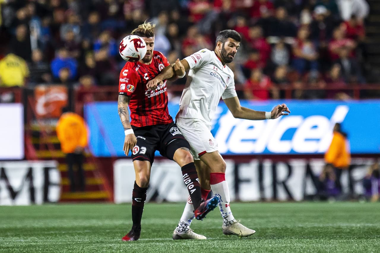 Toluca respondía al 47’ con un balón al poste.