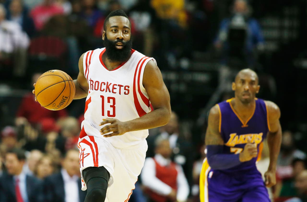 El escolta tuvo una gran temporada, la cual acabó con un promedio de poco más de 27 puntos por partido, además de 7 asistencias por encuentro.