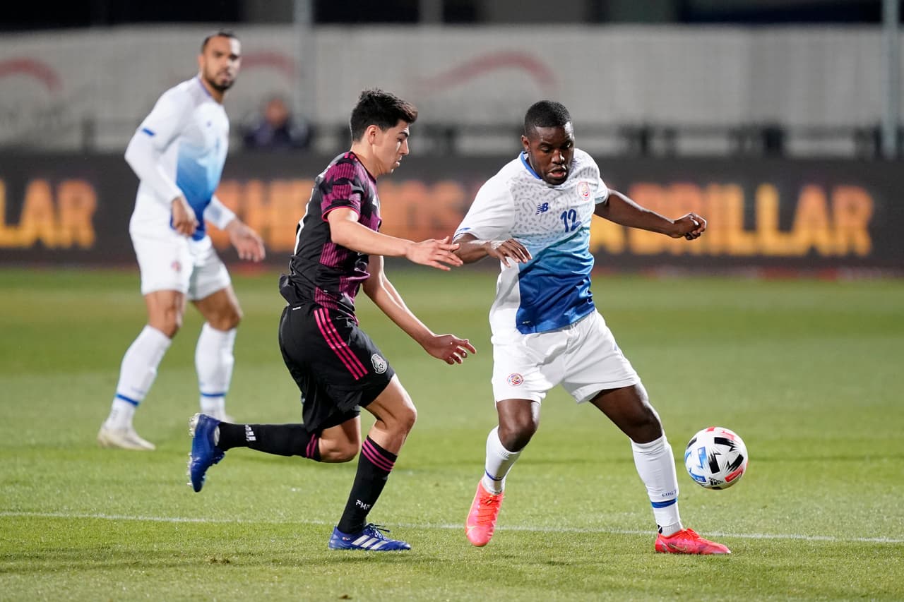 Erick Gutiérrez es baja el resto de temporada con PSV por lesión