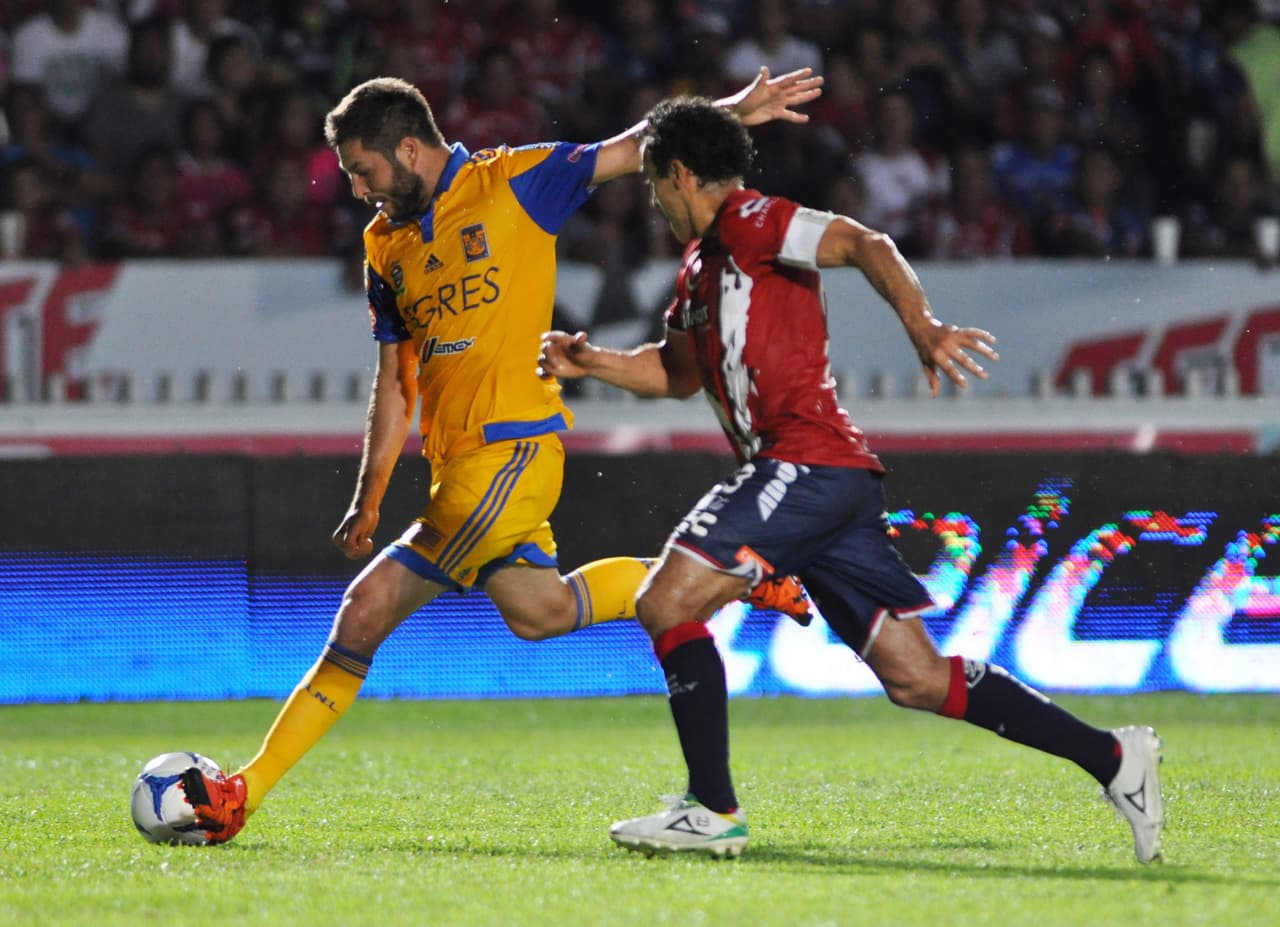 Leobardo López no pudo hacer mucho frente al conjunto felino, el jugador no estuvo a la medida de sus rivales ya que recibió goles en contra por su mala cobertura en la zona defensiva.