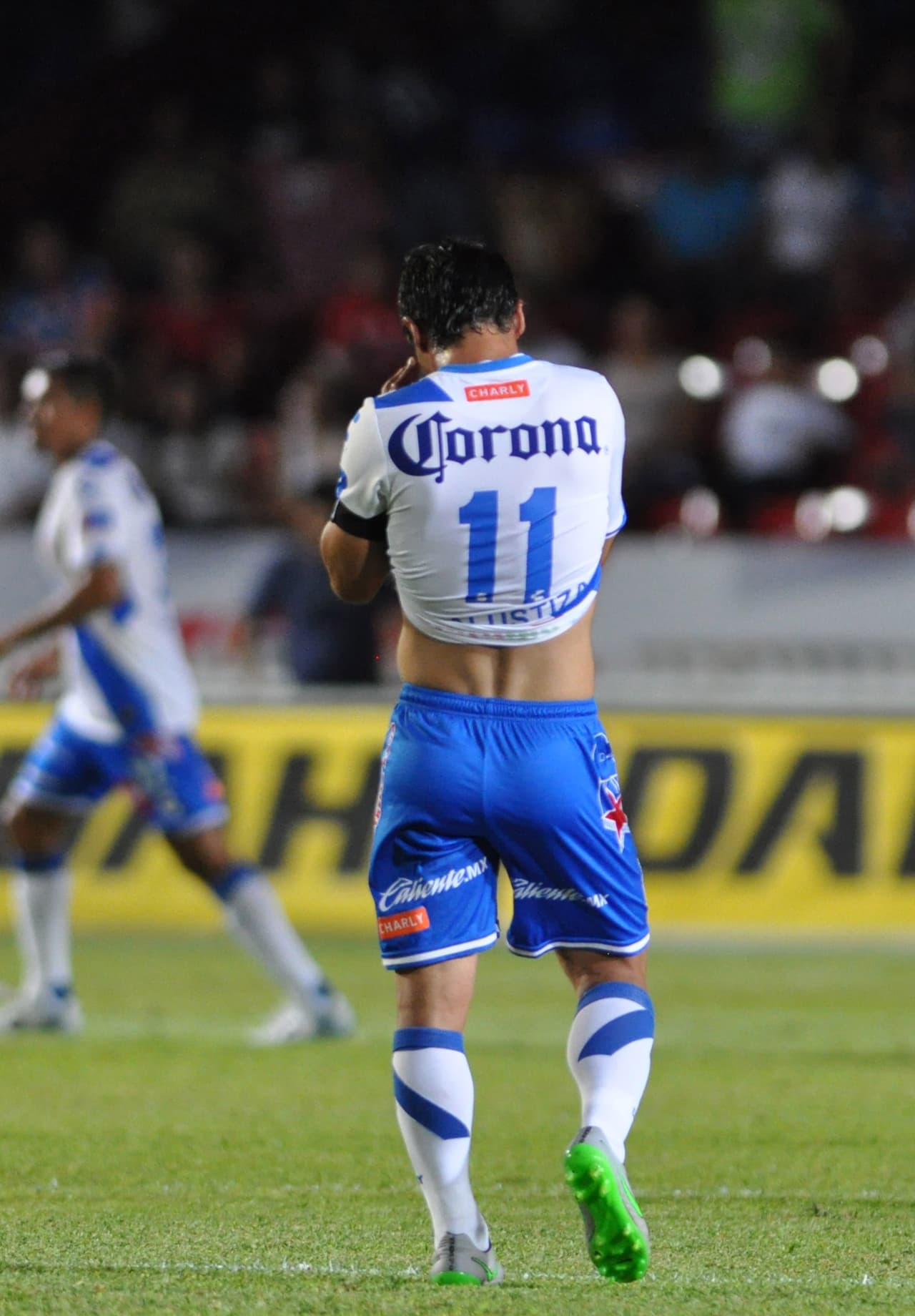 El equipo poblano necesiaba de una victoria para seguir con vida en el torneo, motivo por el cual los jugadores se desesperaron para tratar de mantener la victoria ante el equipo de Tijuana, Matías Alustiza perdió la cabeza al caerle con los 'tachones' a Rodrigo Salinas, para después ver el cartón rojo y perder puntos en el UD Fantasy.